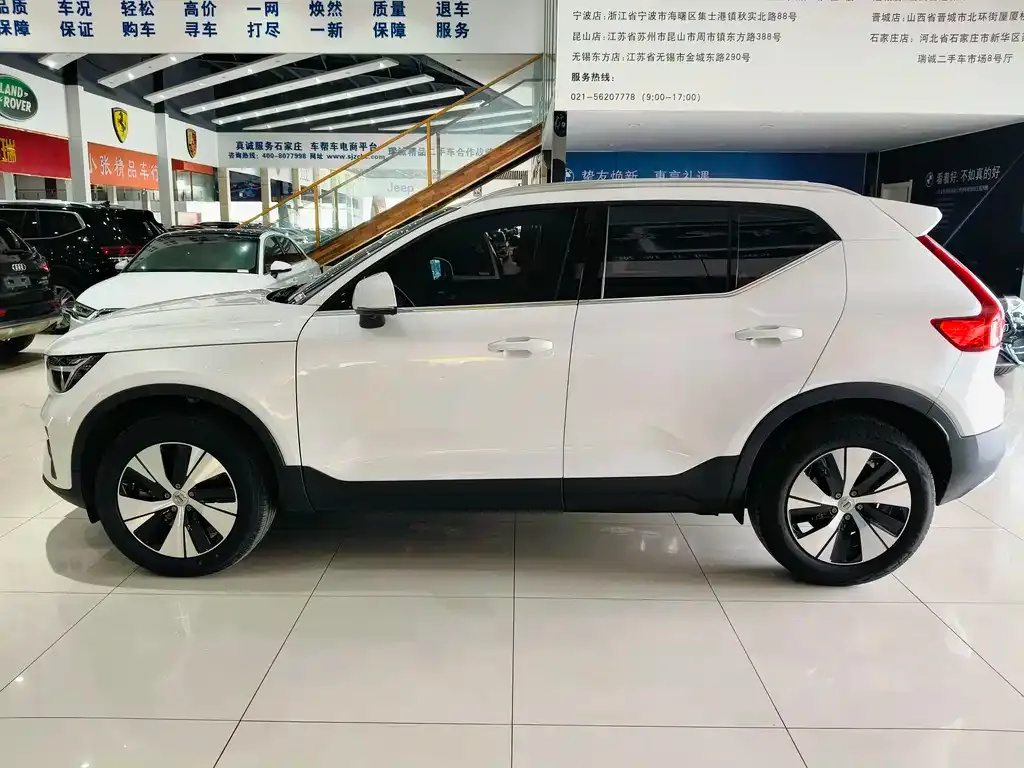 Volvo XC40 — фото 3