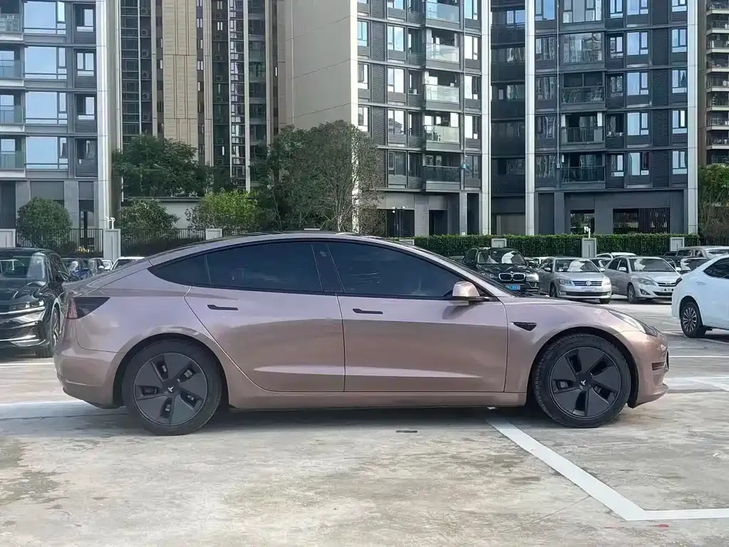 Tesla Model 3 — фото 4