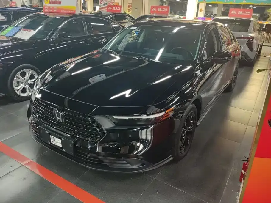 Honda Accord — фото 1