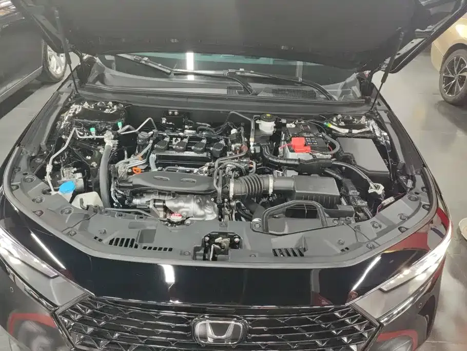Honda Accord — фото 10