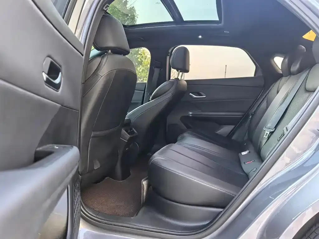 BYD e7 — фото 5