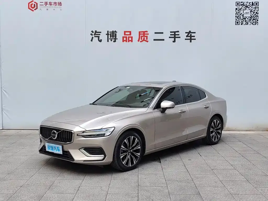 Volvo S60 — фото 1