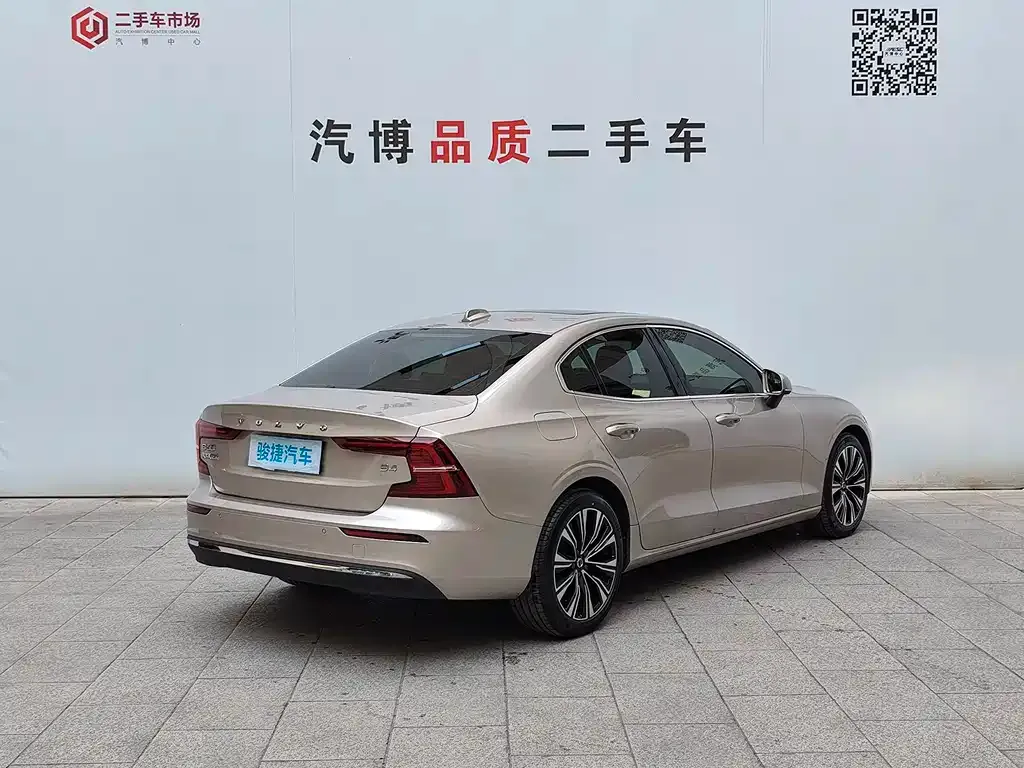 Volvo S60 — фото 10