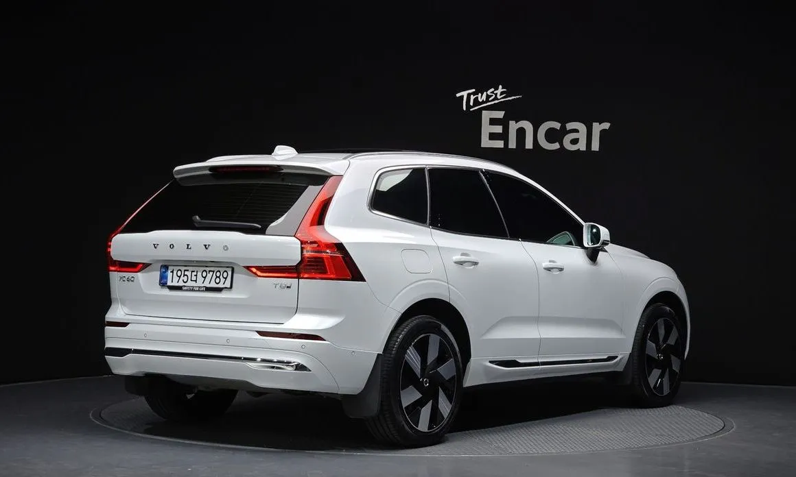 Volvo XC60 — фото 2