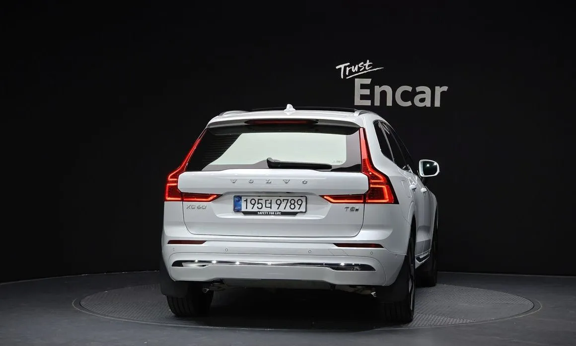 Volvo XC60 — фото 5