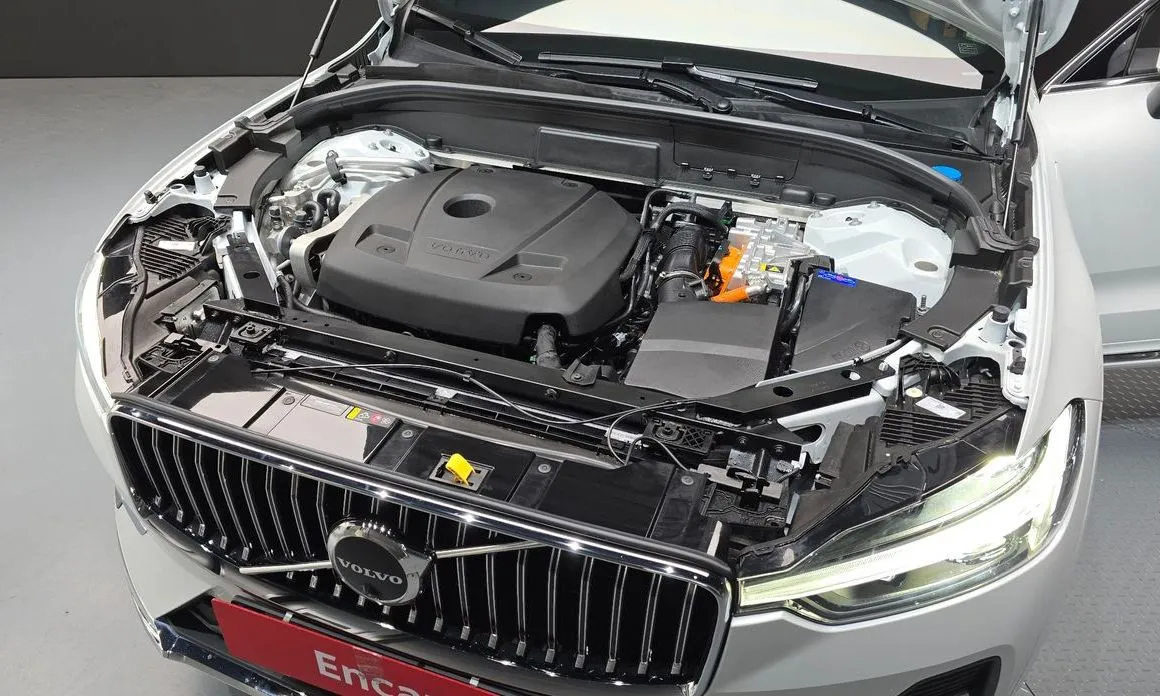 Volvo XC60 — фото 10