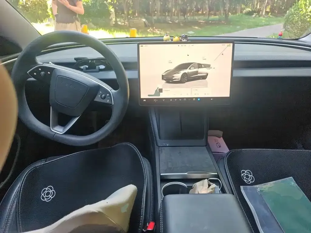 Tesla Model 3 — фото 10