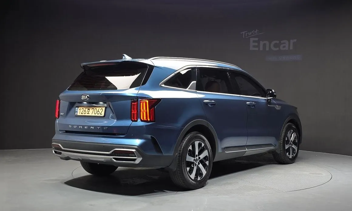 Kia Sorento — фото 7