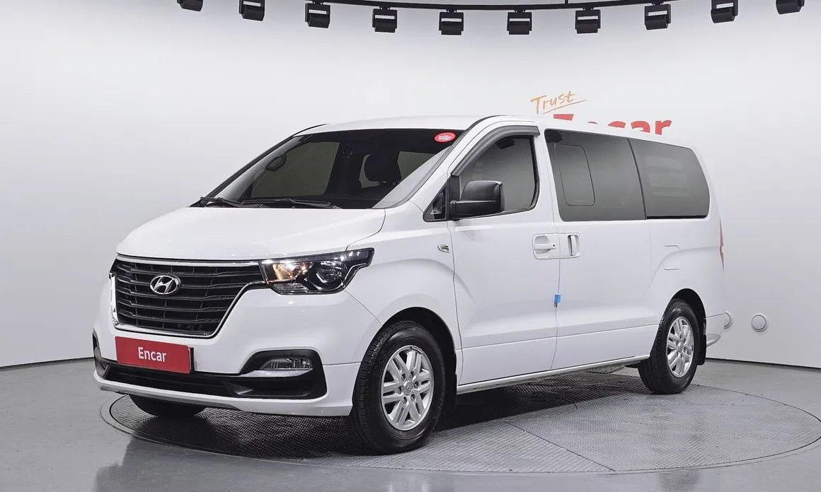 Hyundai Starex — фото 1