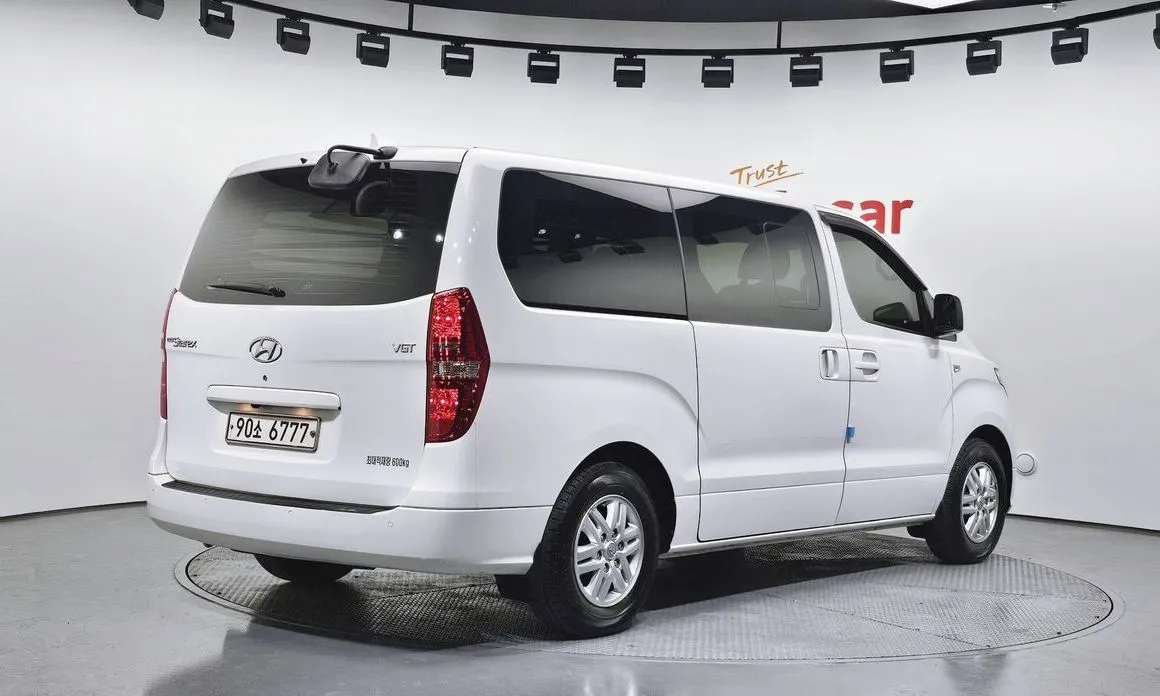Hyundai Starex — фото 3