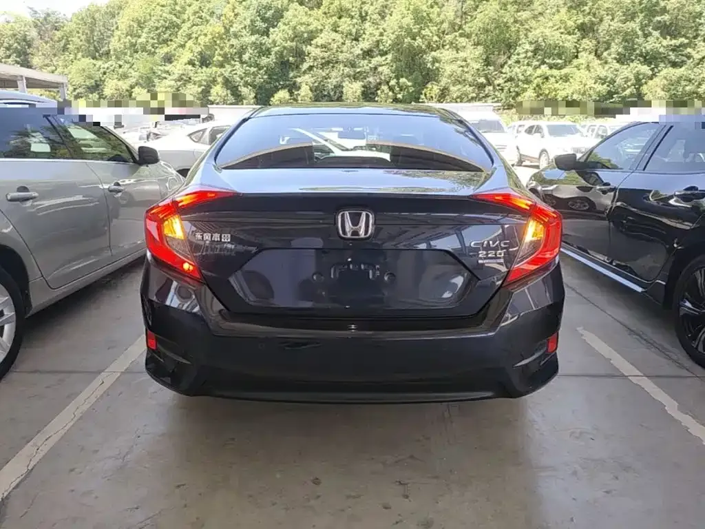 Honda Civic — фото 10