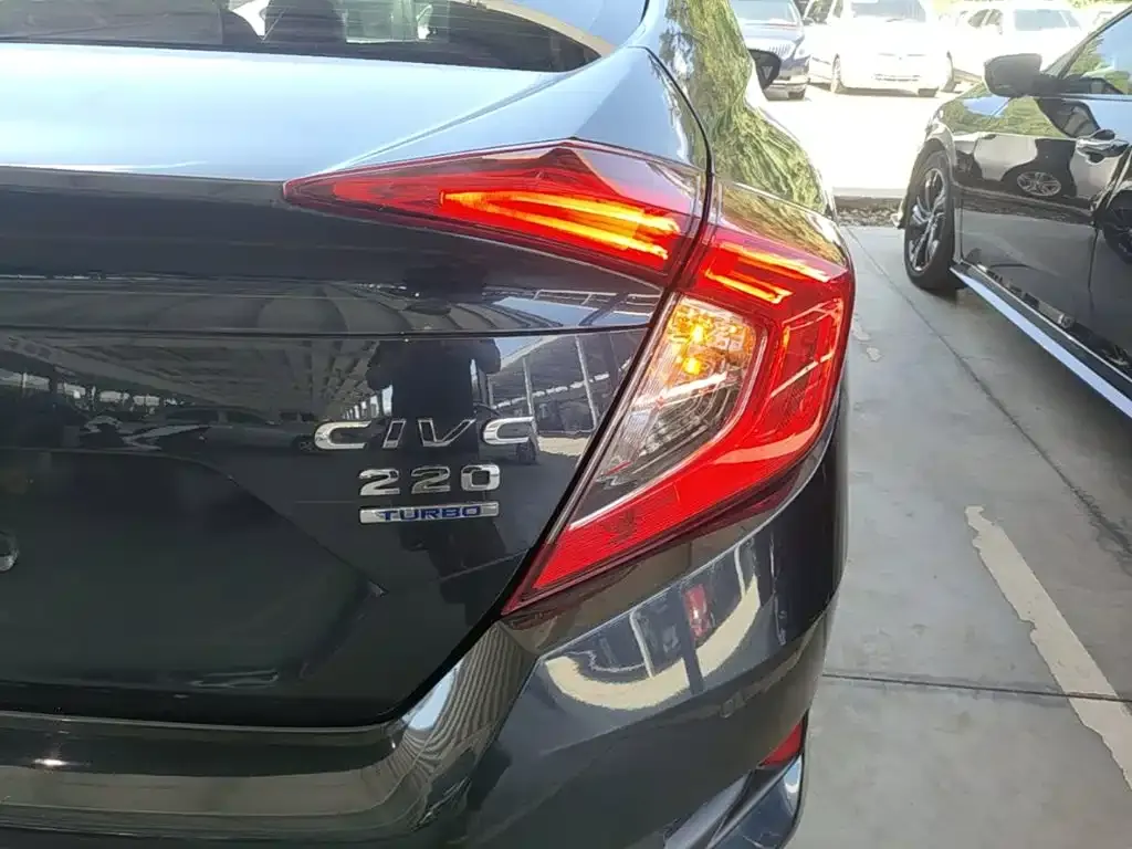Honda Civic — фото 2