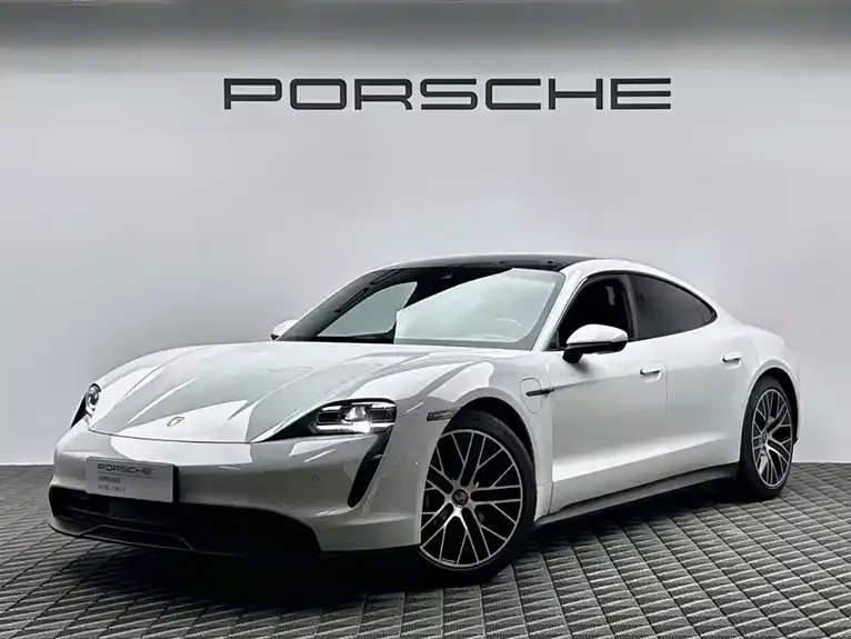 Porsche Taycan — фото 1