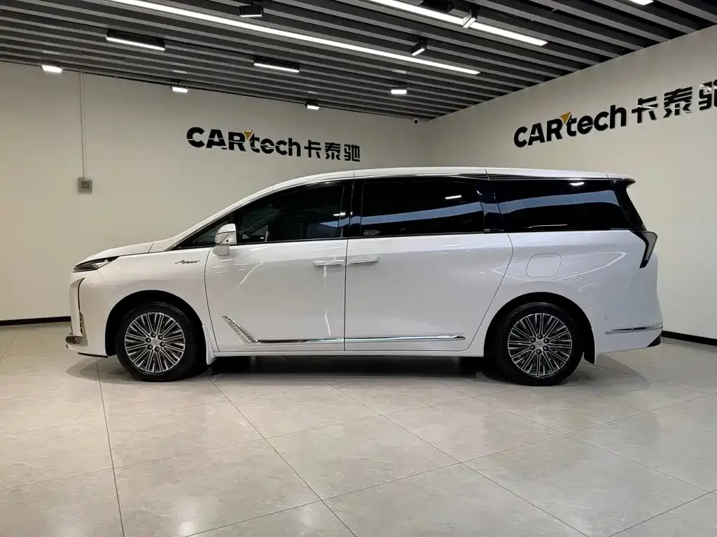 Buick GL8 Hybrid — фото 3