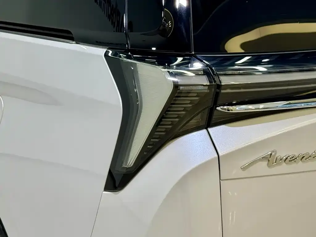 Buick GL8 Hybrid — фото 10