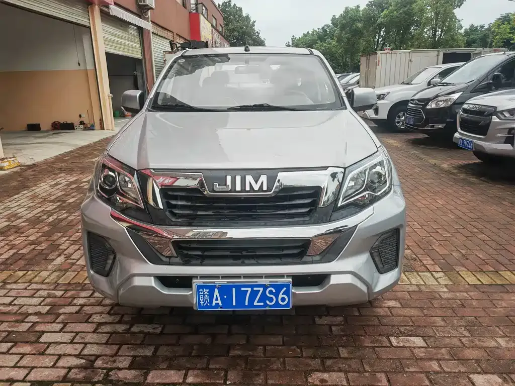 Isuzu RE-MAX — фото 10