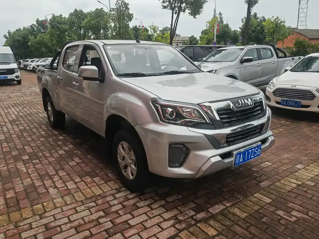 Isuzu RE-MAX — фото 2