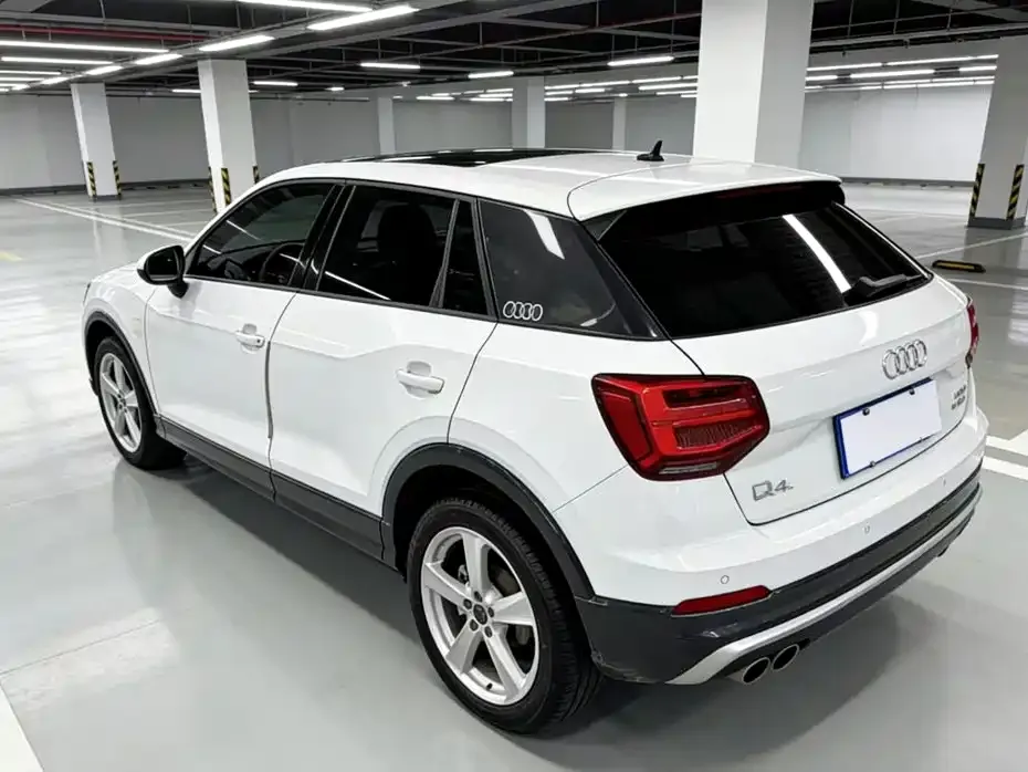 Audi Q2L — фото 7