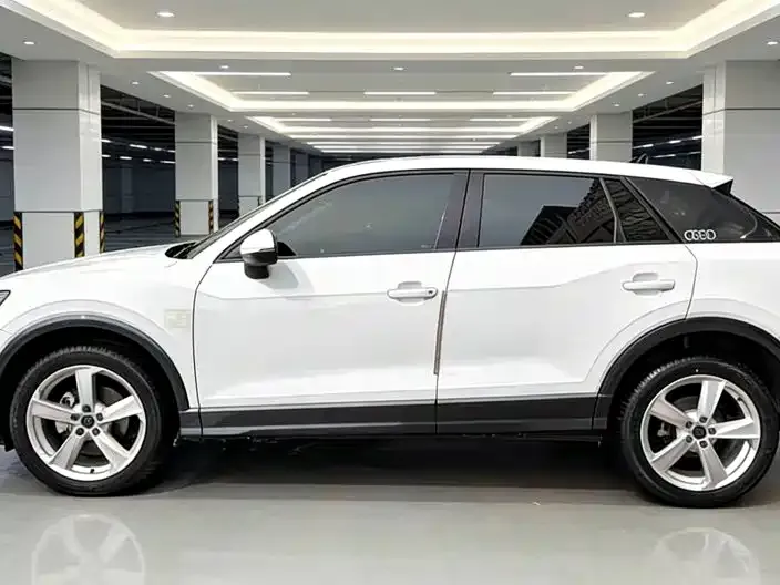 Audi Q2L — фото 3