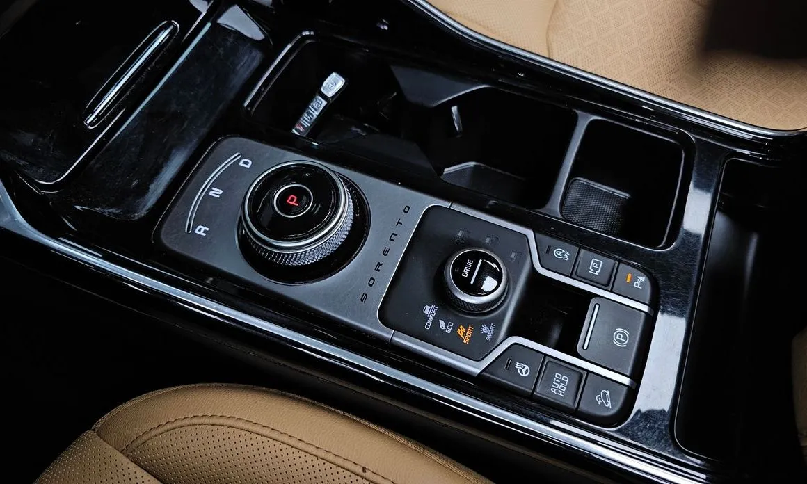 Kia Sorento — фото 6