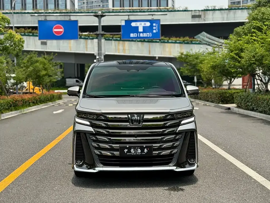 Toyota Vellfire — фото 6