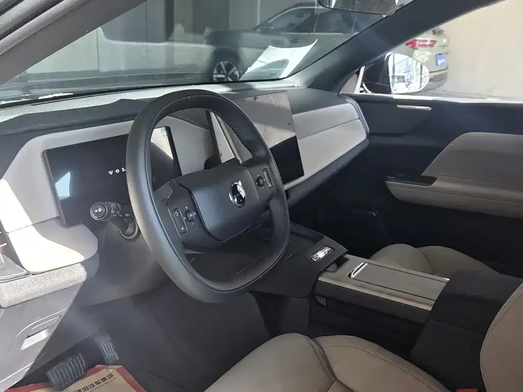 Volvo XC70 Plug-in Hybrid — фото 3