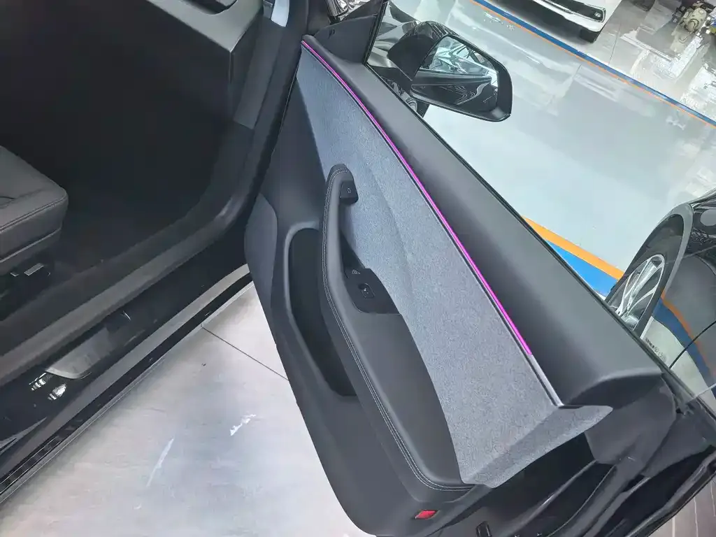 Tesla Model 3 — фото 6