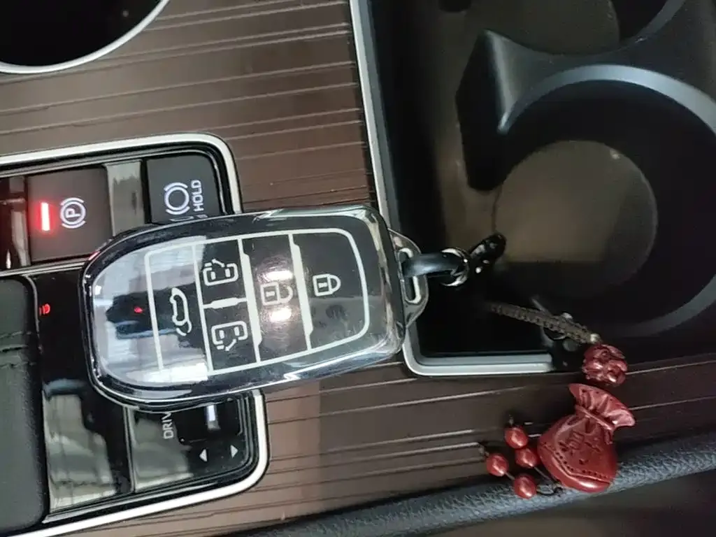 Toyota Granvia — фото 4