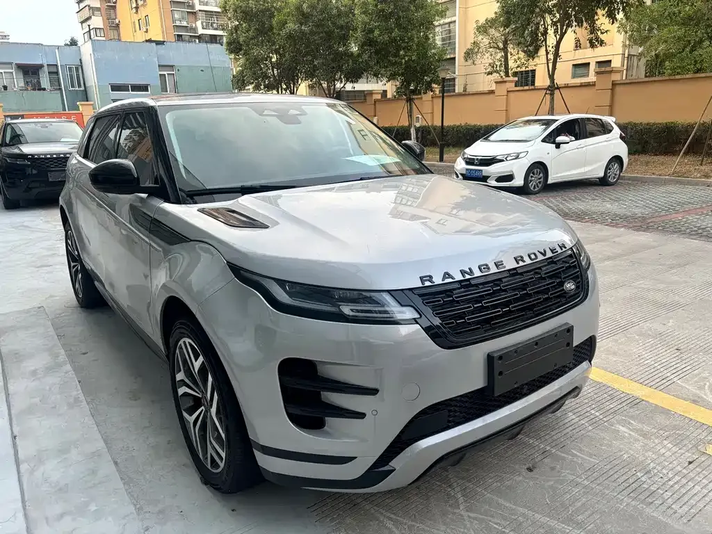 Land Rover Evoque — фото 1