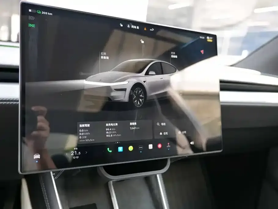 Tesla Model Y L — фото 4