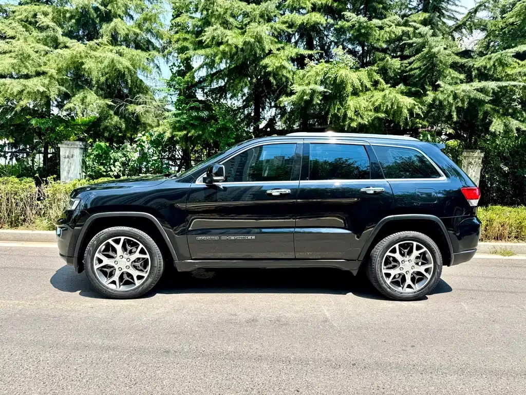 Jeep Grand Cherokee (Import) — фото 8
