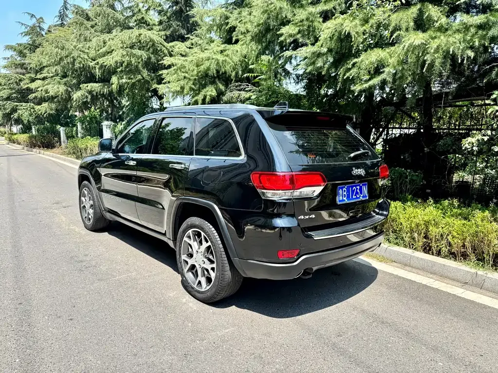 Jeep Grand Cherokee (Import) — фото 7
