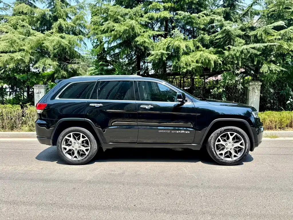 Jeep Grand Cherokee (Import) — фото 9