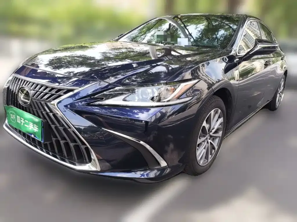 Lexus ES — фото 1