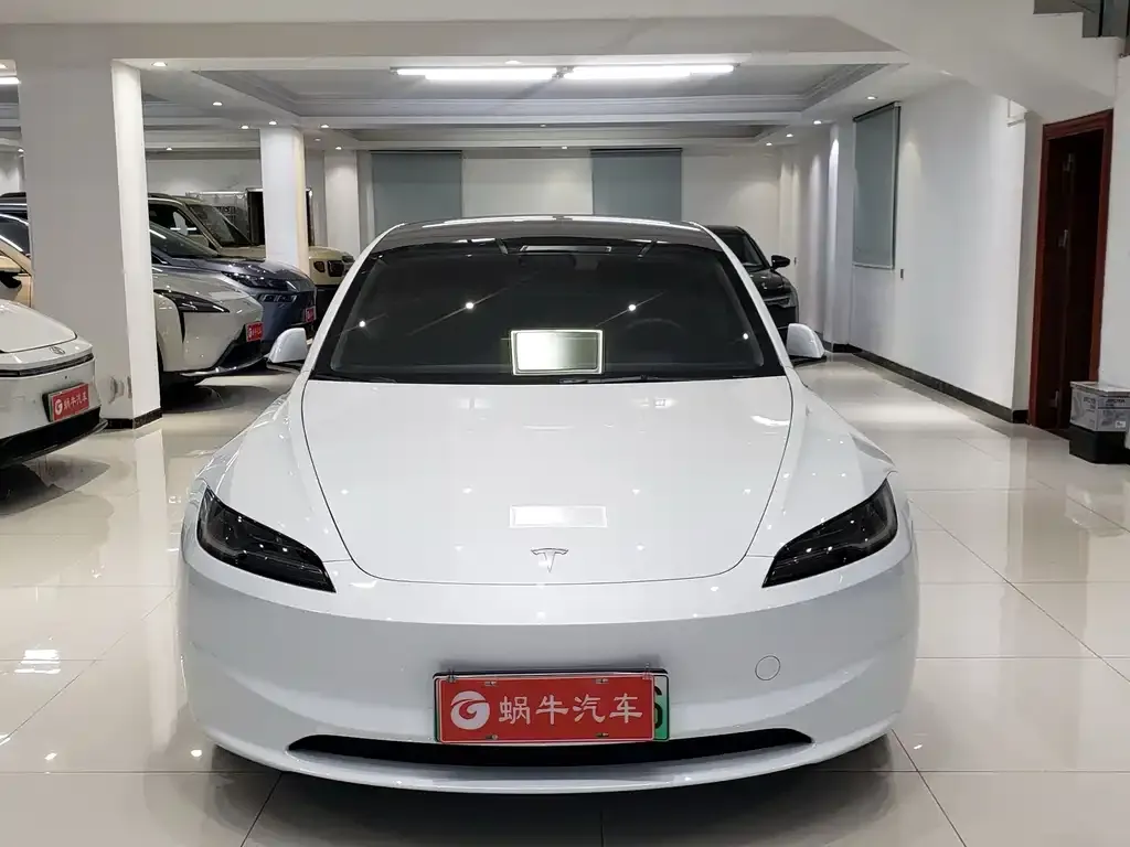 Tesla Model 3 — фото 10