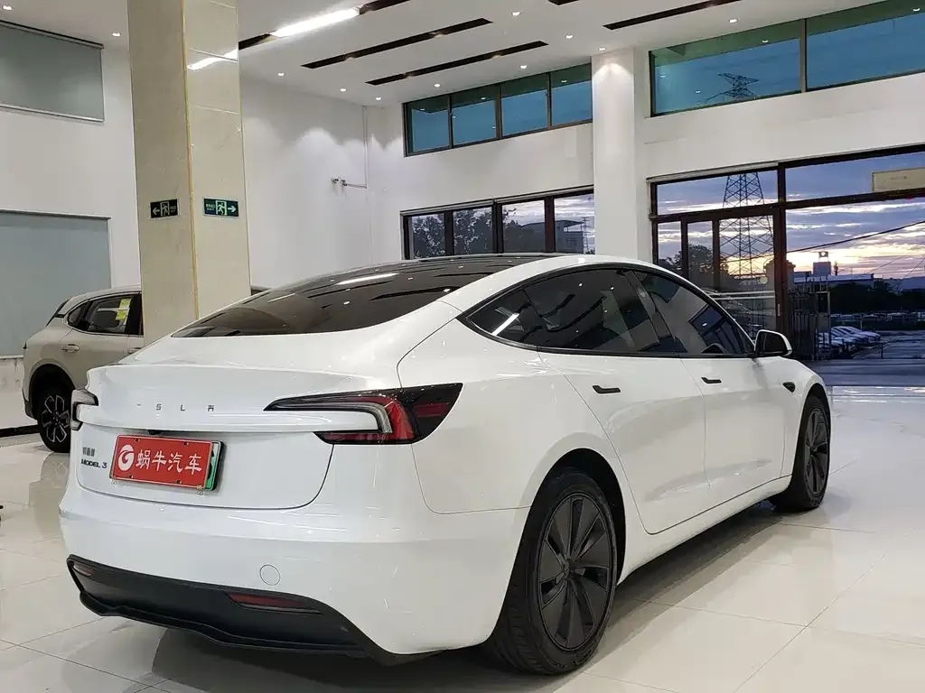 Tesla Model 3 — фото 6