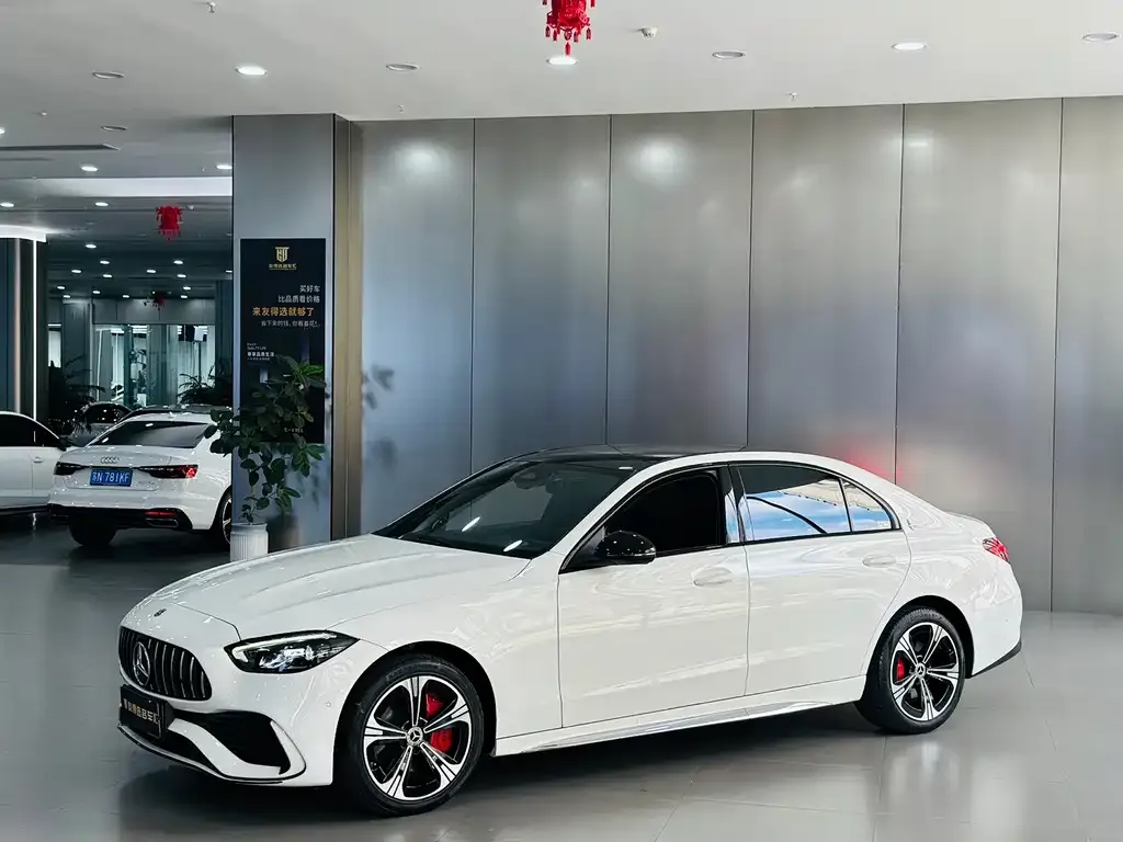 Mercedes-Benz C-Class — фото 1