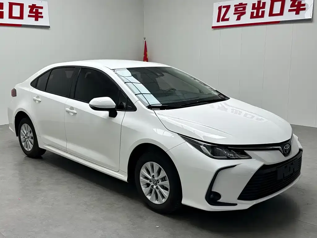 Toyota Corolla — фото 4