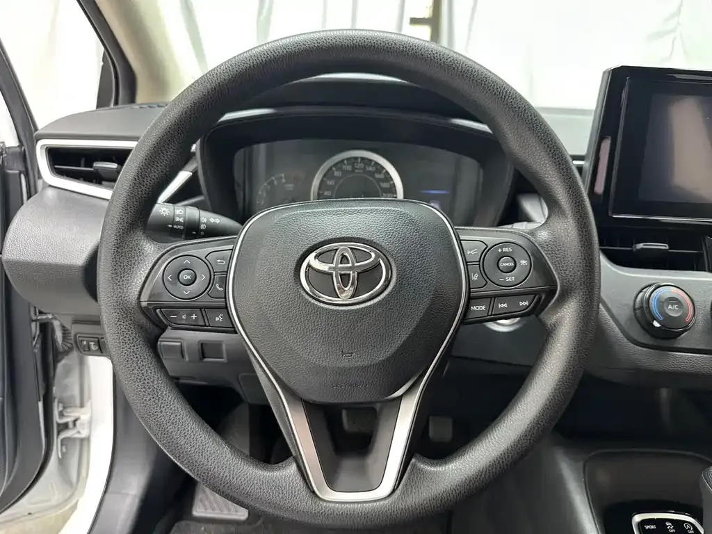 Toyota Corolla — фото 8