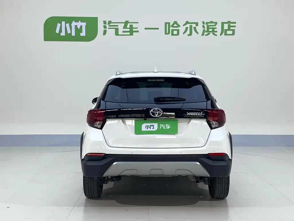Toyota Yaris L — фото 10