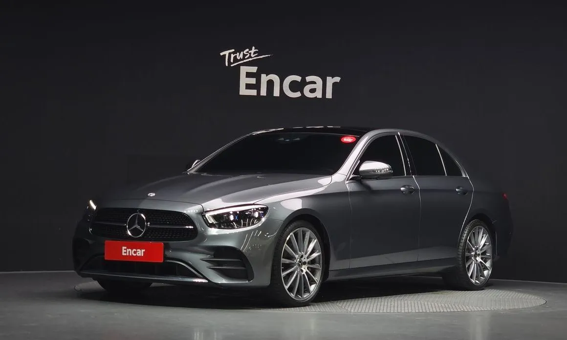 Mercedes-Benz E-Class — фото 1