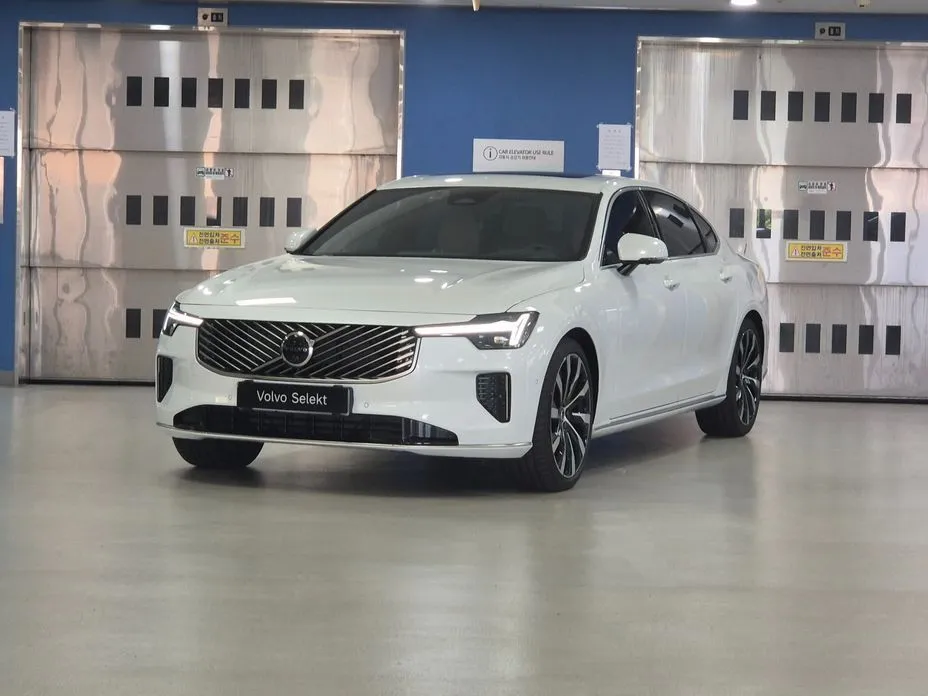 Volvo S90 — фото 1