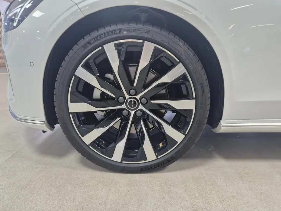 Volvo S90 — фото 10