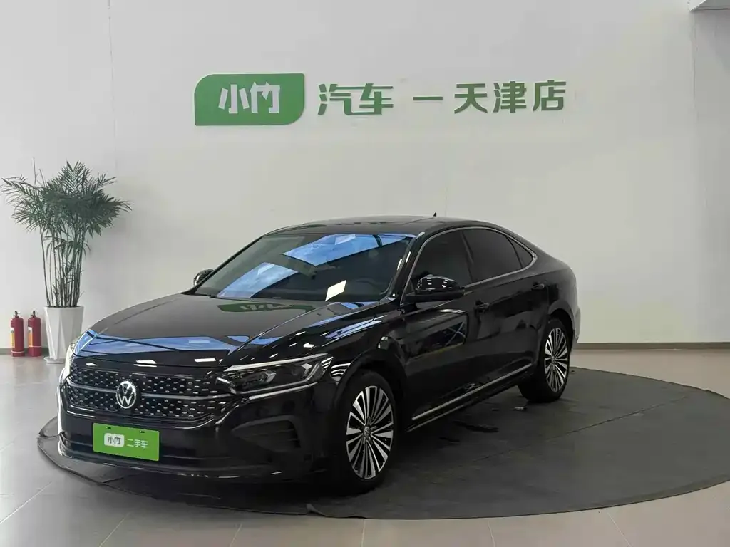 Volkswagen Passat — фото 1