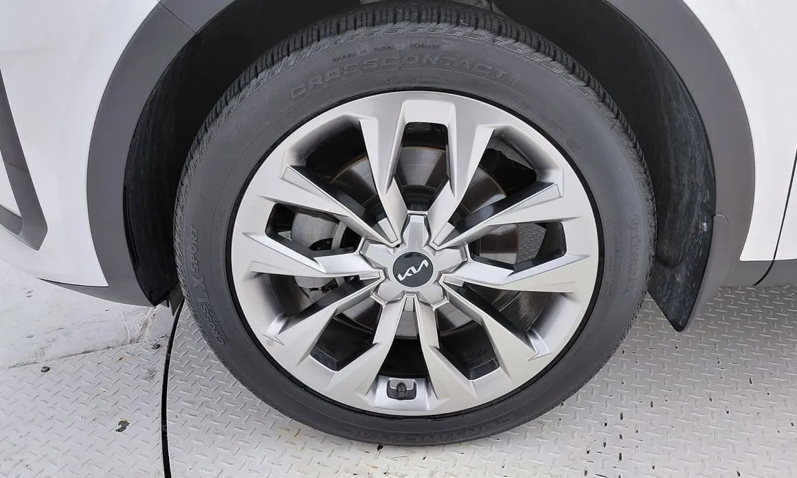 Kia Sorento — фото 7
