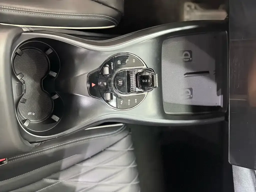BYD Seal — фото 7