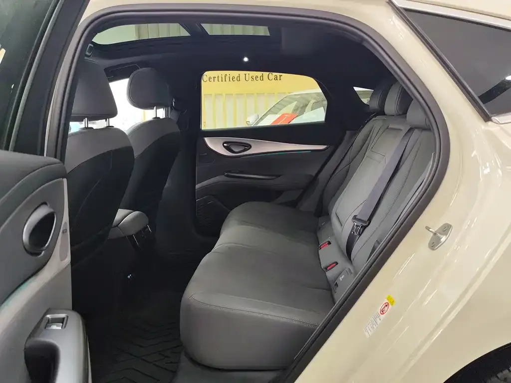 BYD Seal 07 DM-i — фото 2