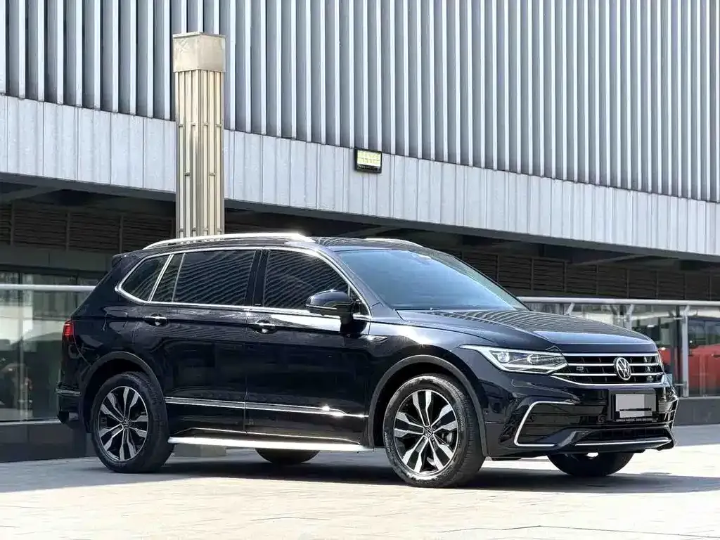Volkswagen Tiguan L — фото 5