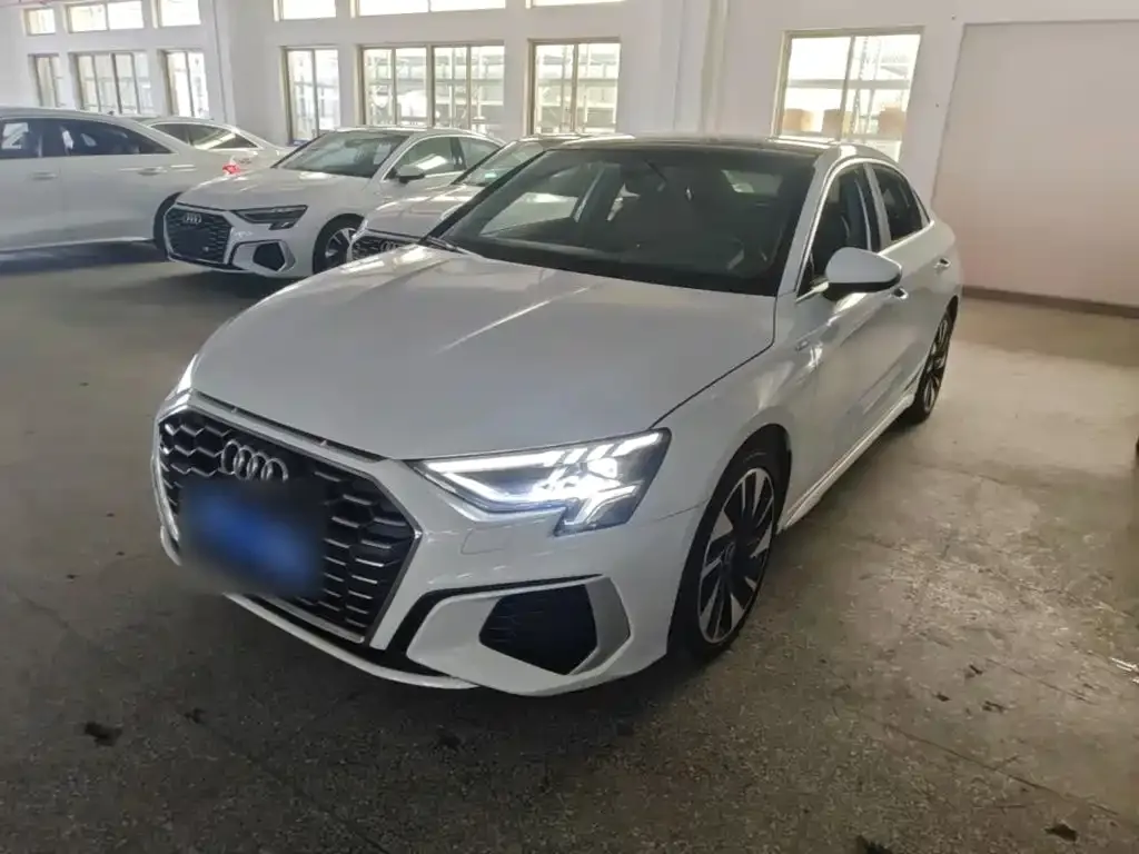 Audi A3 — фото 1