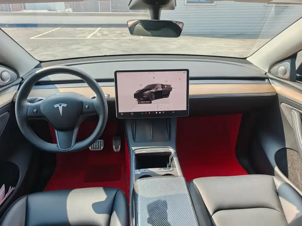 Tesla Model Y — фото 3